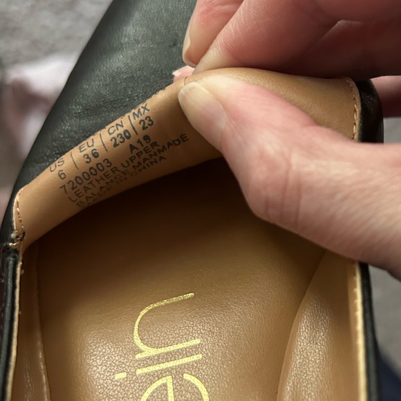 CALVIN KLEIN Orabela Black Leather Flats - Picture 6 of 10